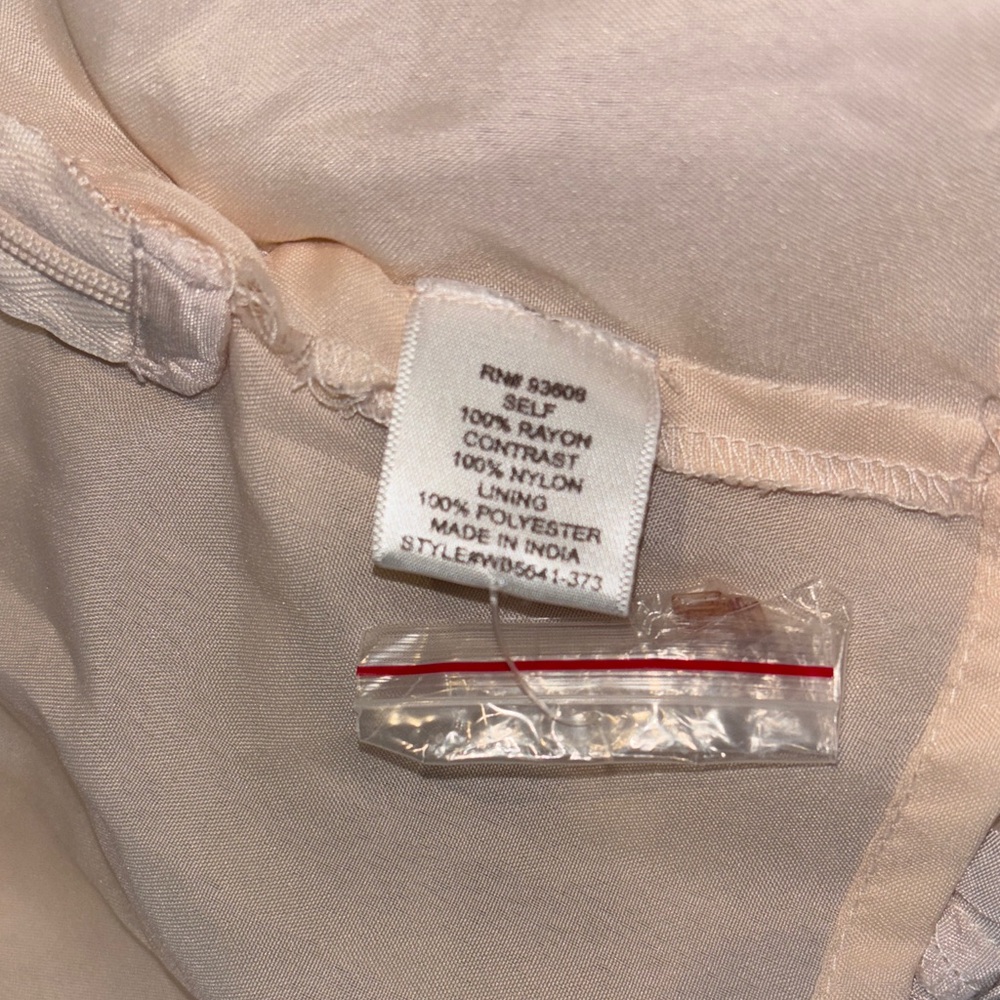 WILLOW & CLAY Chic Embroidered Skater Skirt in Cream size extra small - Picture 8 of 10